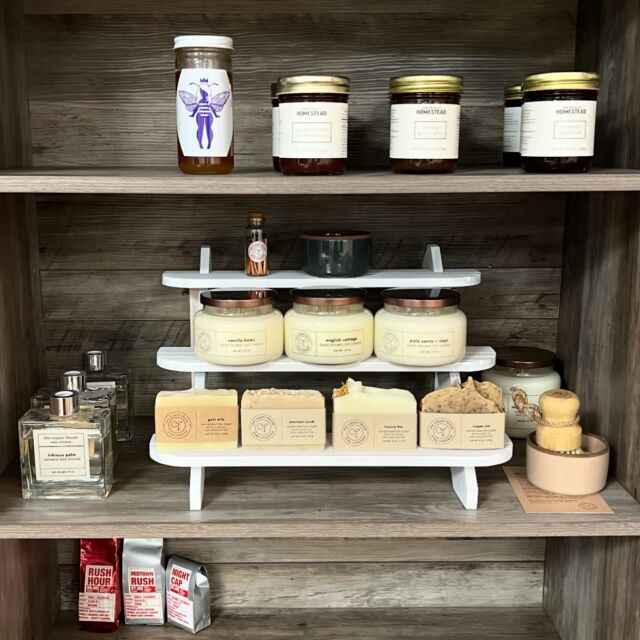 Building pantry to represent all our friends and favorites from local small producers 🧼🫧🕯️ @copperfaucetsoap @harlemvalleyhomestead @canocoffeecompany 

#smallbusiness #localbusiness #glutenfreebakery #riverdalenycbronx #convenientstore #localprovisions #provisions #3x3